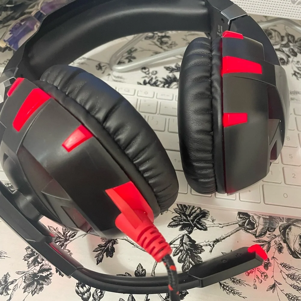 ONIKUMA K2 PRO WIRED LUMINOUS COMPUTER GAMING HEADSET (BLACK RED)
